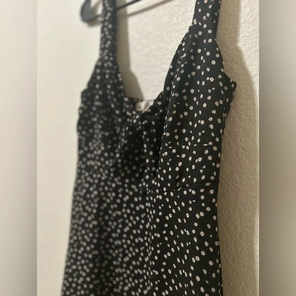 Cloud & Sky Black Floral Mini Dress Knot Front Cutout Lined Women’s Size Small - Picture 5 of 8